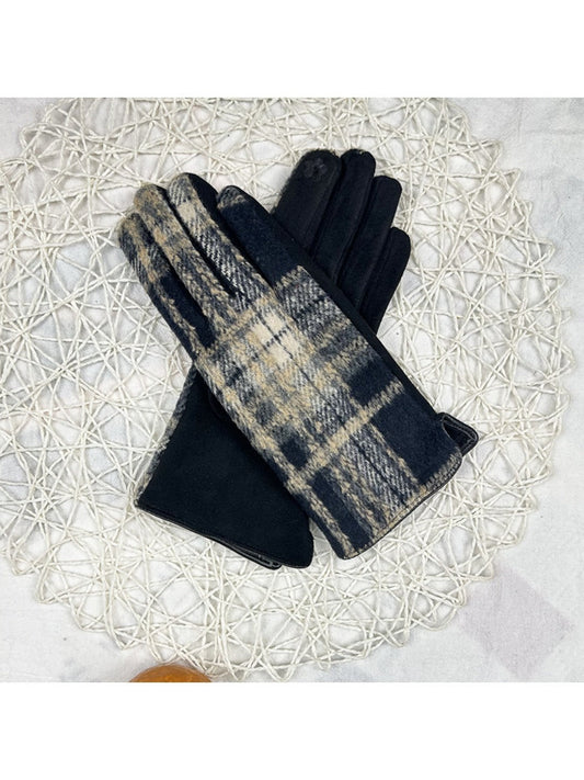 Gloving - Women's Knitted Winter Gloves with Plaid Patterns