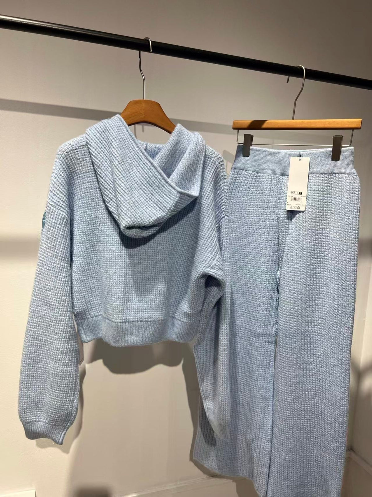 Alo Yoga Cashmere Plush Waffle