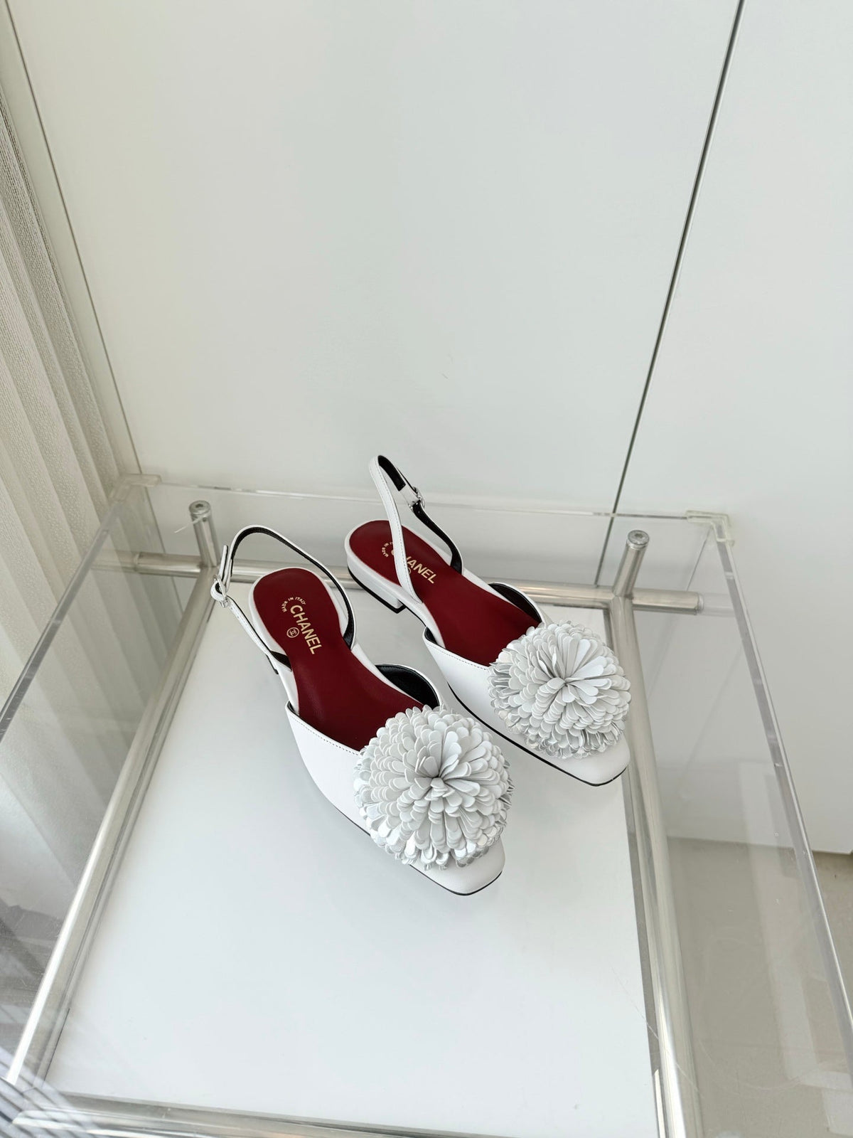 CC 26 Flower-shaped Sandal White Lambskin 597408