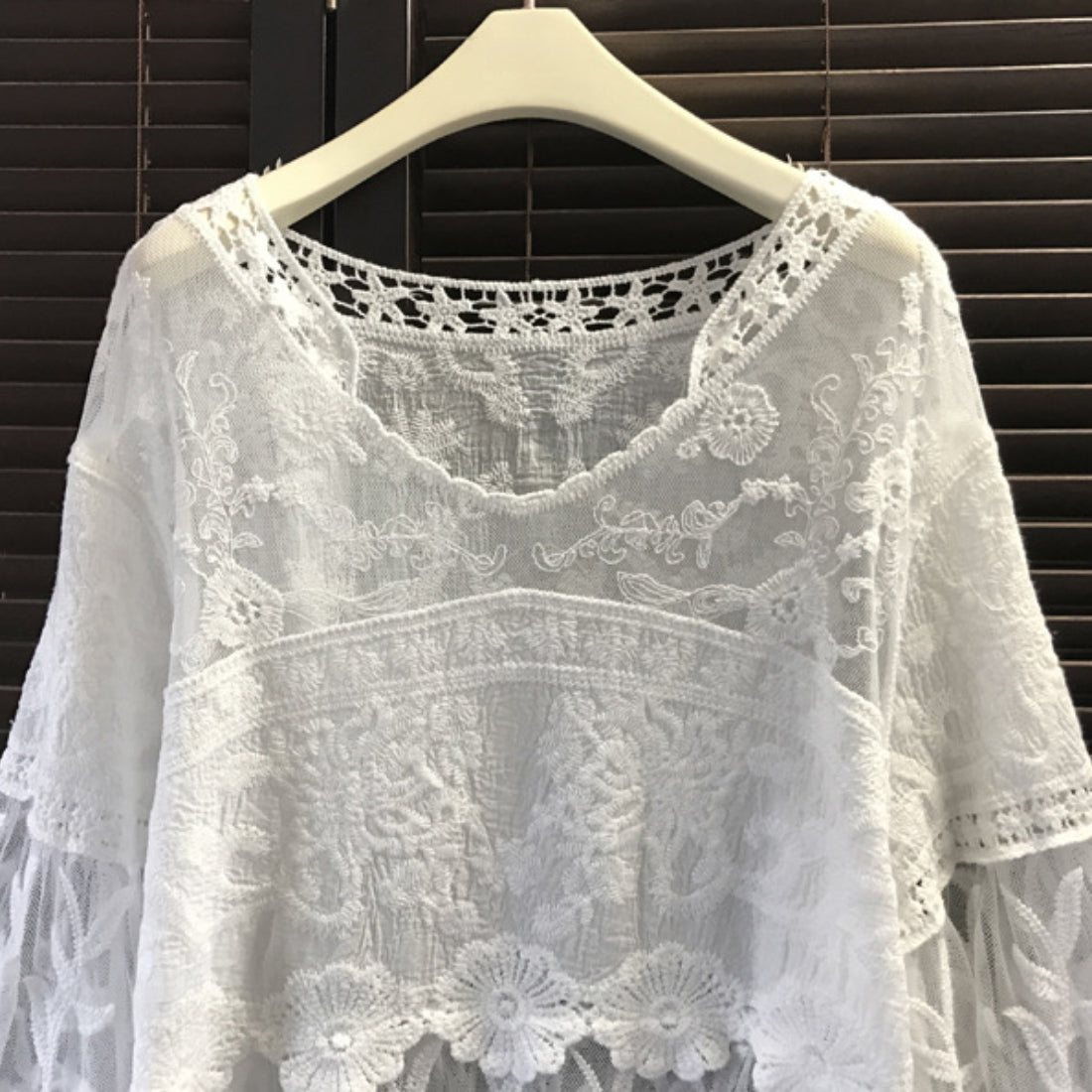 Crosa - Floral Bell Sleeve Pullover