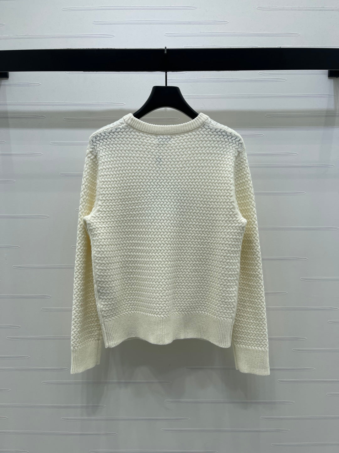 CHANEL 26 LOGO KNIT WHITE SWEATER 335409