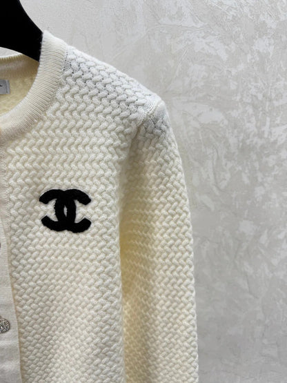 CHANEL 25S ROUND-NECK CARDIGAN 519