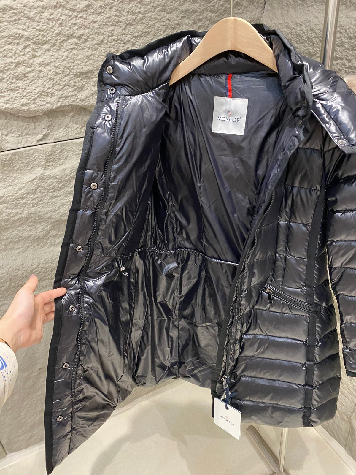 Moncler Puffer Jacket Hood Black Fur 341352