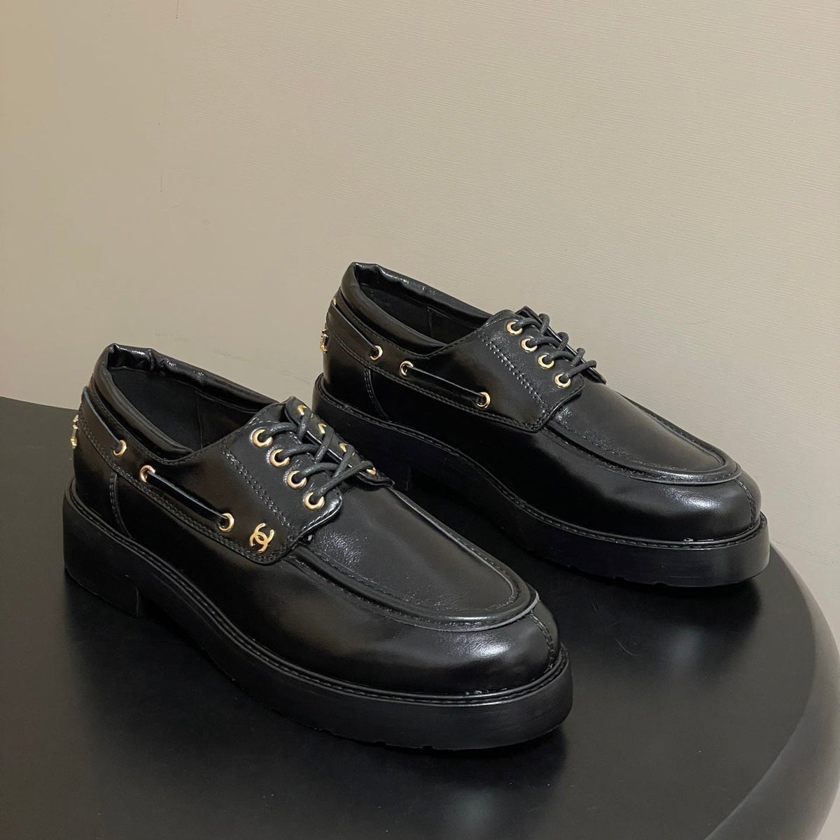 CC 26 Lace-Up Loafer Black Sheepskin 594250