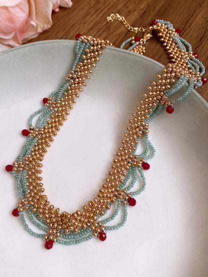 Bauai - Glass Bead Necklace with Court Style