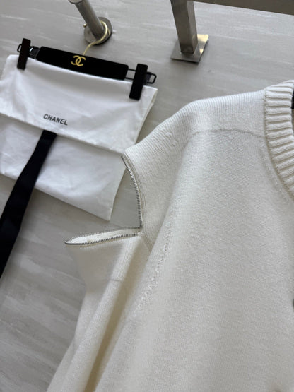 CC Round-Neck Cardigan White Wool 346503