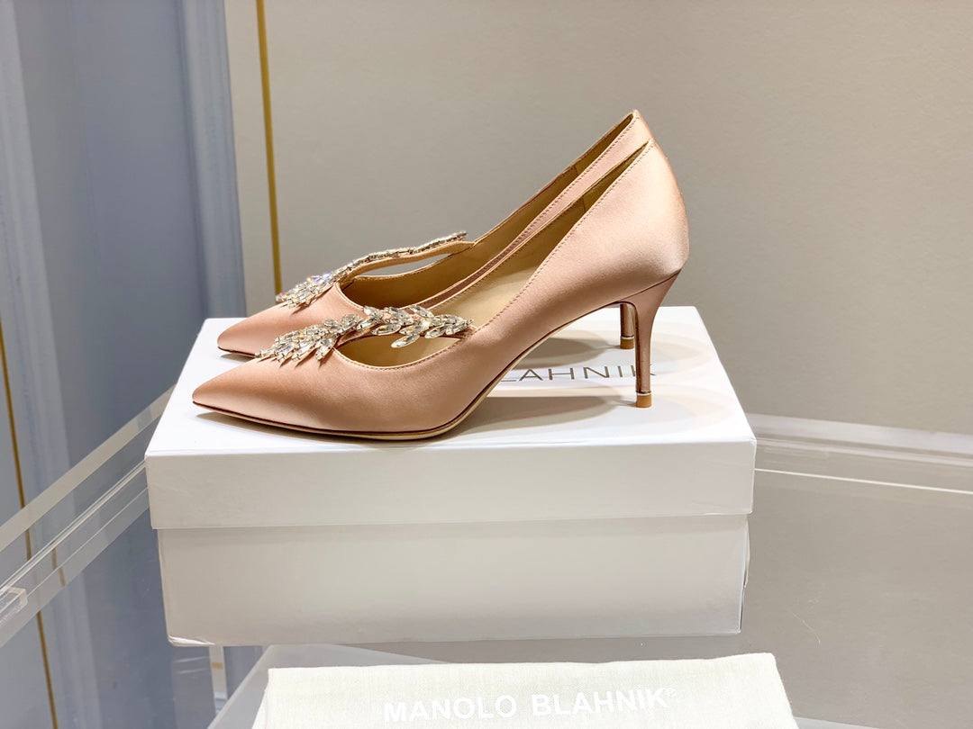 Manolo Women's Nadira Pumps 70 Beige Satin