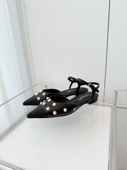 CC 26 Heeled Slingback With Pearl Toe Black in Lambskin 597324