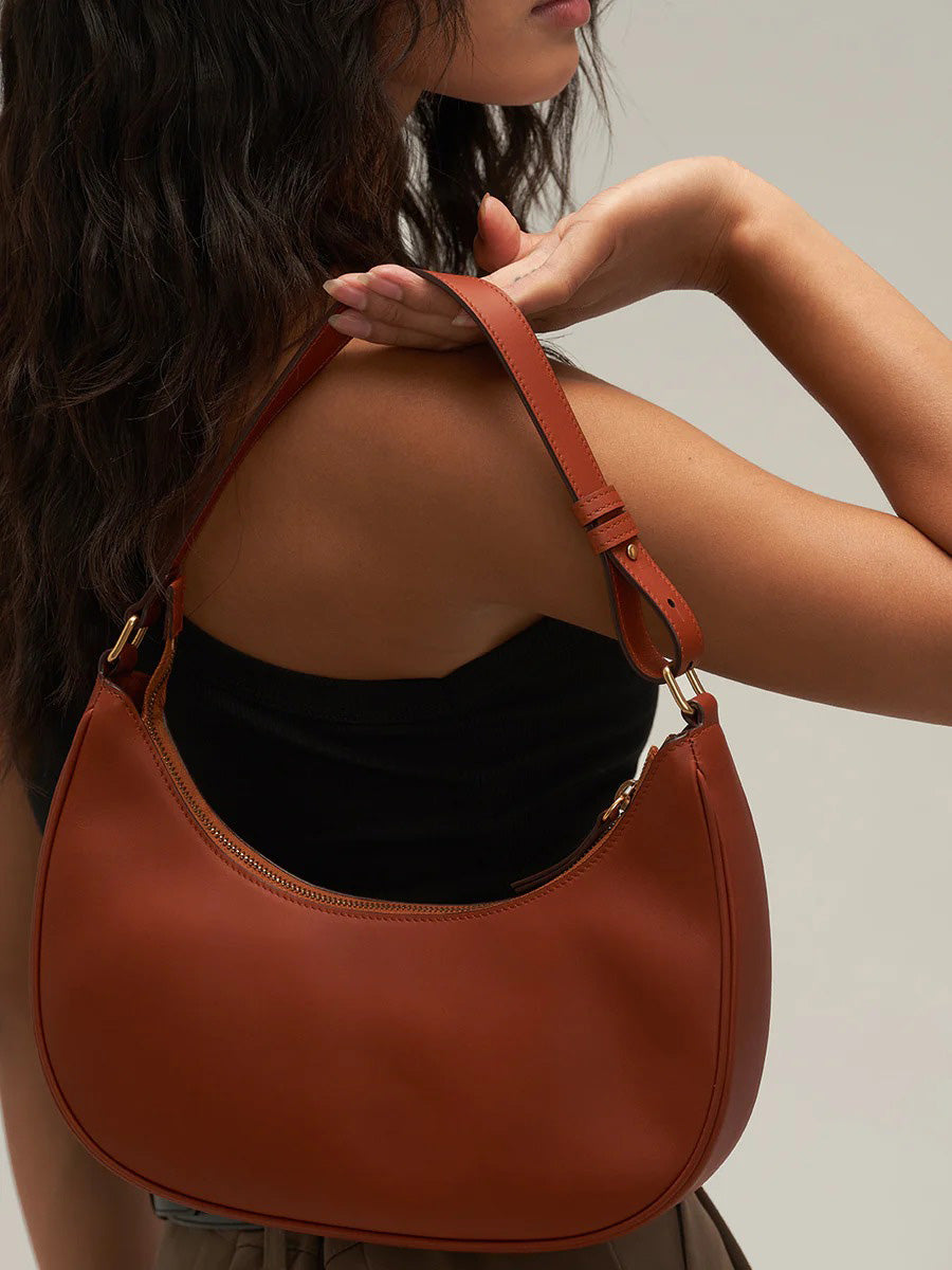 Elisa Crescent Bag In Leather