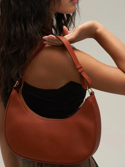 Elisa Crescent Bag In Leather