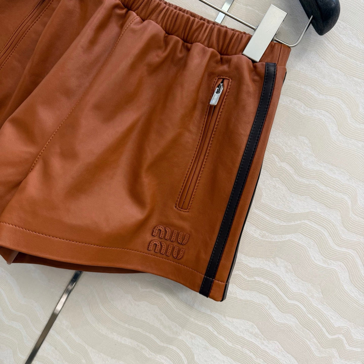 Miu SS26 Striped Nappa Leather Shorts Brandy Lambskin 351107