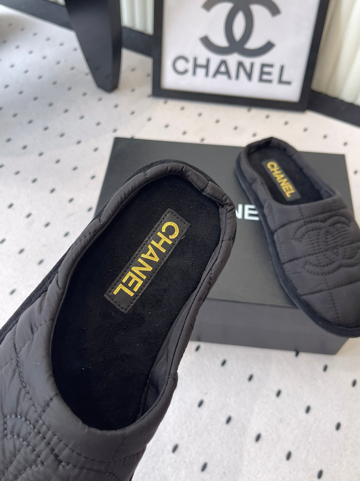 CC New Down-Filled Couple Slippers Black Technical Fabric