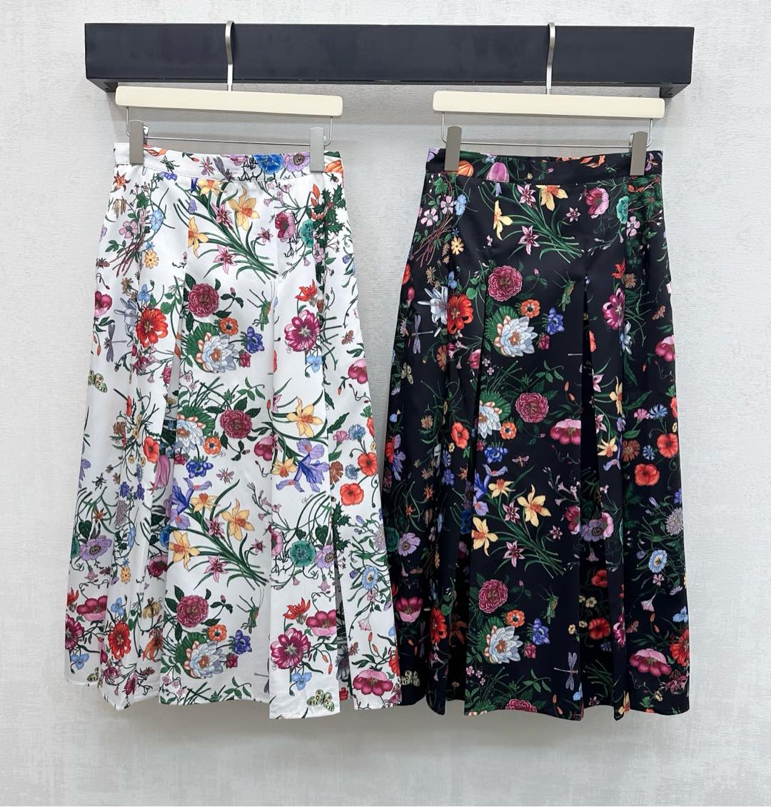 GG SS26 Flora Printed Pleated Midi Skirt White Multicolor Silk 351787