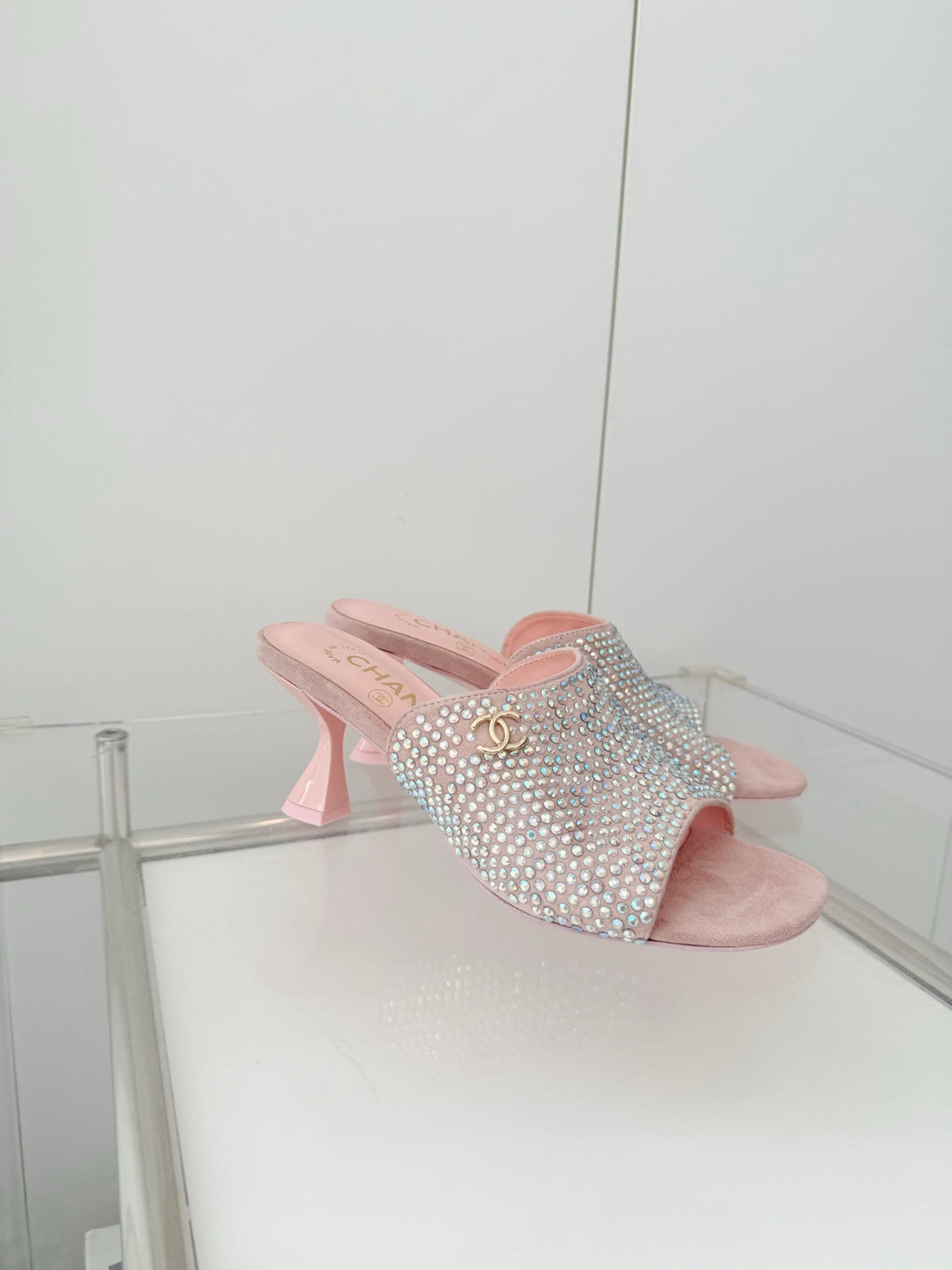 CC 26 Sandal 70 Pink Rhinstone Deer Hide 597374