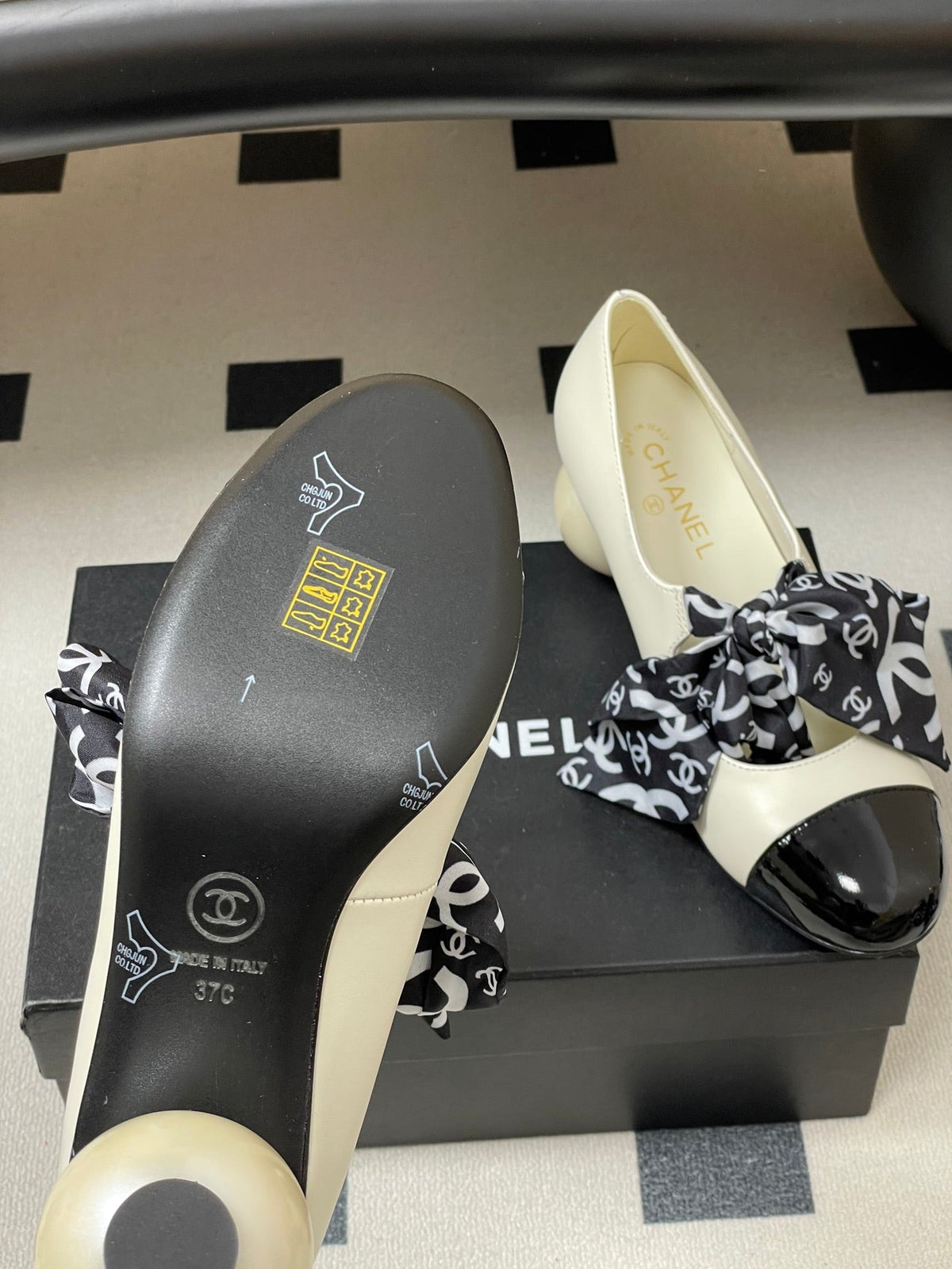 CC 26 Double C Pearl Heel Pump With Silk Ribbon White Sheepskin 593157