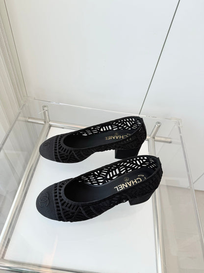 Chanel 26 Ladies 50 Ballet Flats Black in Fabric 597340