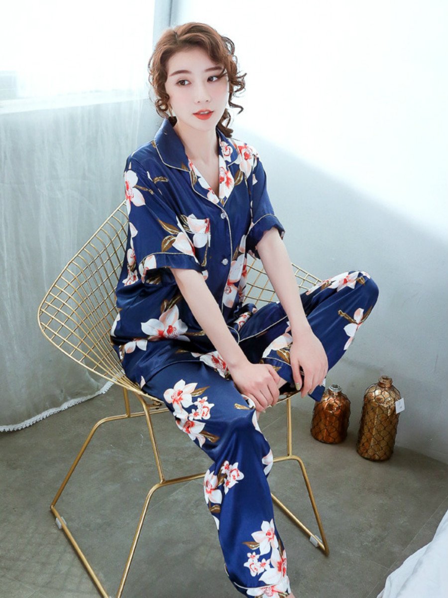 Spring And Summer New Ladies Printed Silk Casual Home Clothes Short Sleeve Trousers Summer Cardigan Pajamas