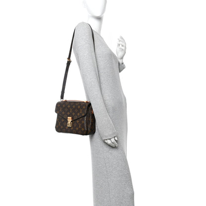 Monogram Pochette Metis