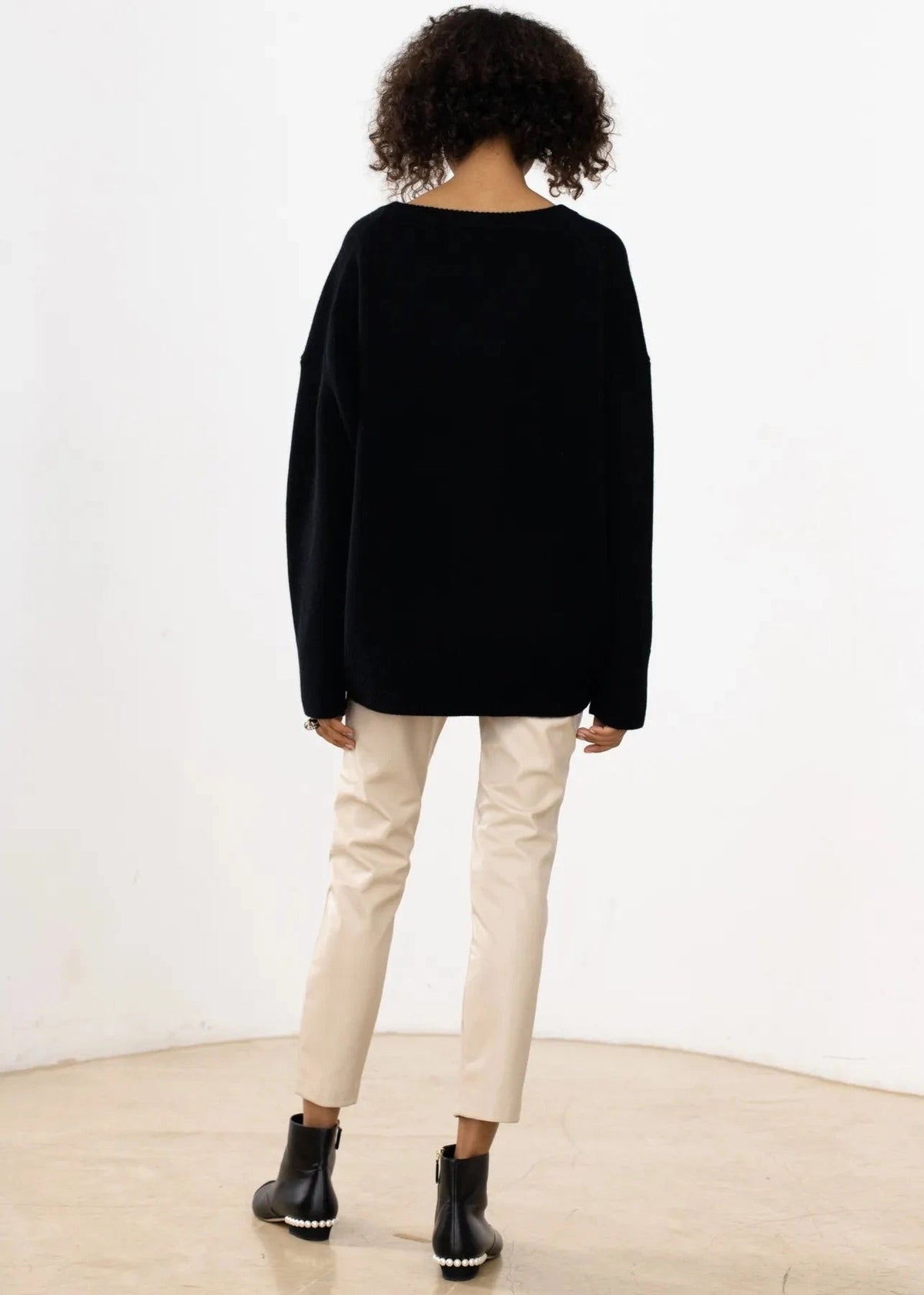 Loose Knit Sweater V Neck Soft Breathable Fabric