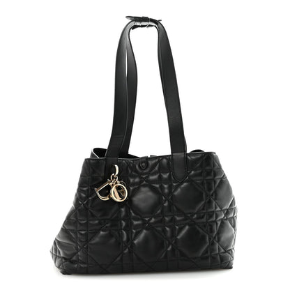 Calfskin Macrocannage Medium Toujours Black