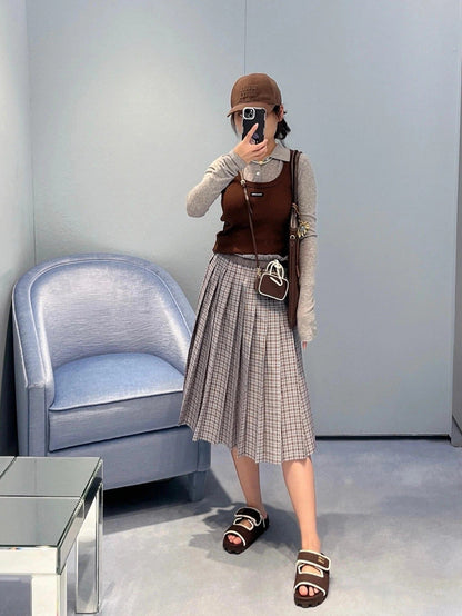 MIUMIU PLAID PLEATED SKIRT STYLE 718
