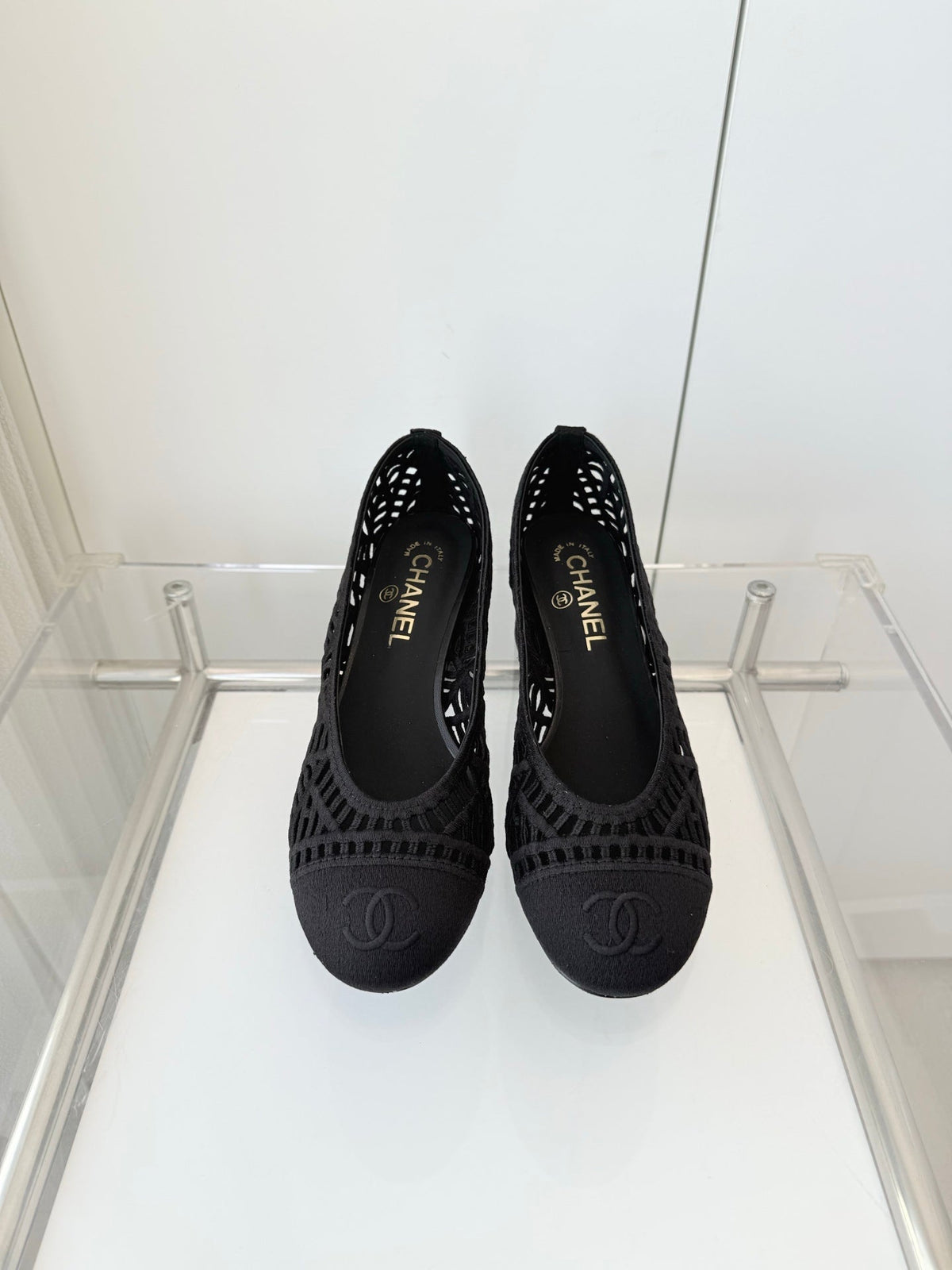 Chanel 26 Ladies 50 Ballet Flats Black in Fabric 597340