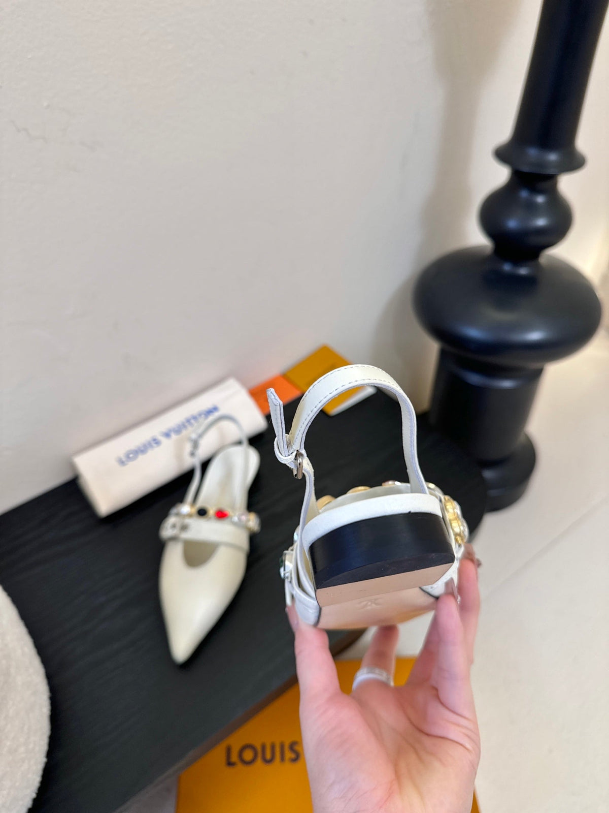 LV Vibe Slingback Flat Off White Cowhide 580336