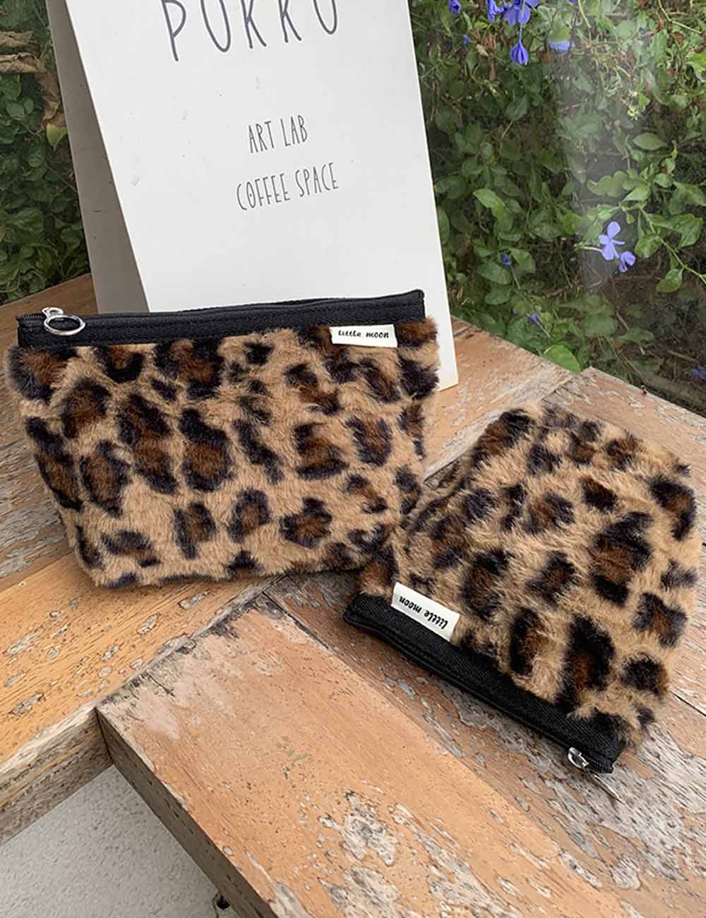 Vintage Leopard Print Portable Cosmetic Bag