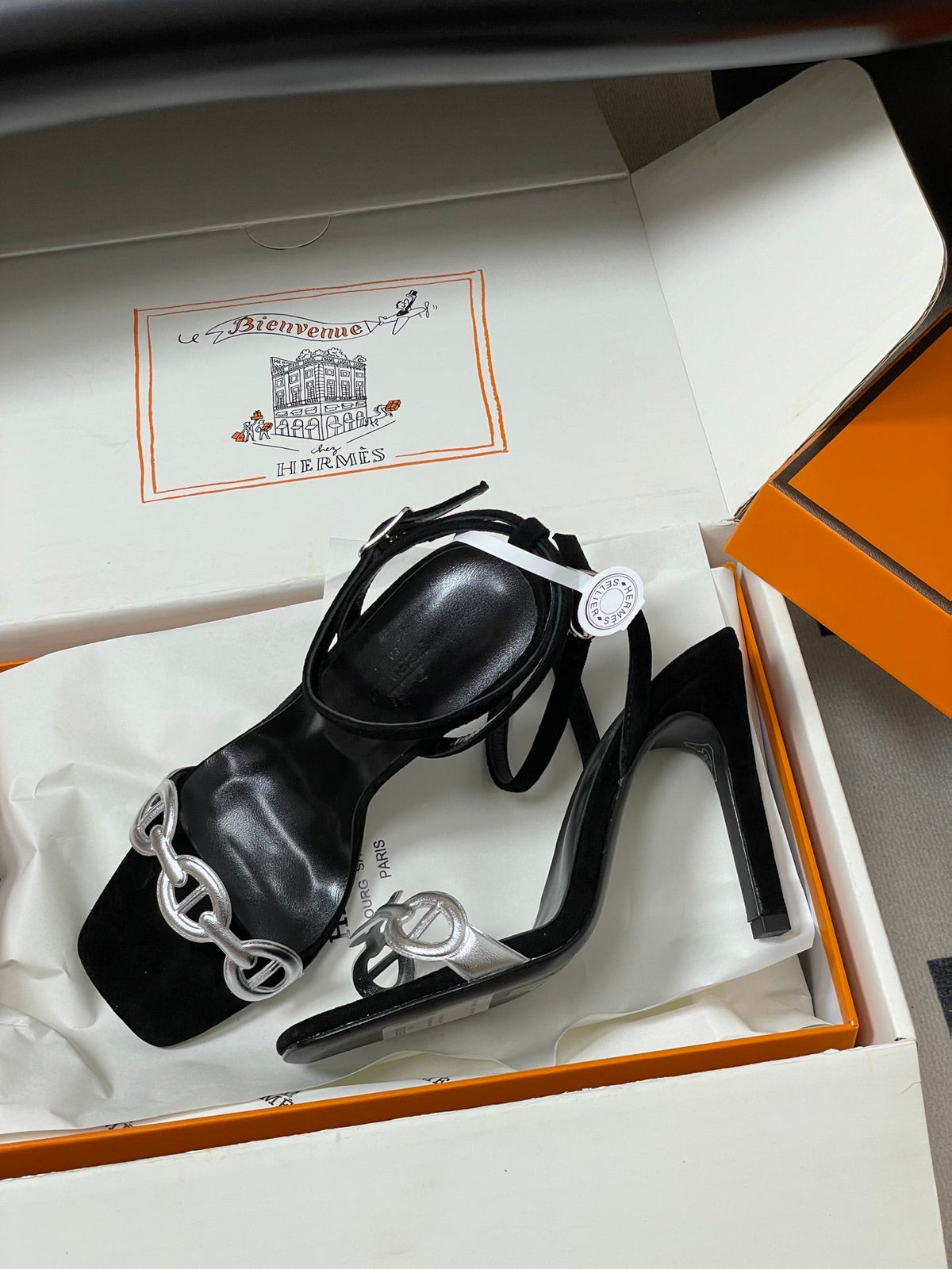 HM Luz Sandals 10.5 Black Sheepskin 593703
