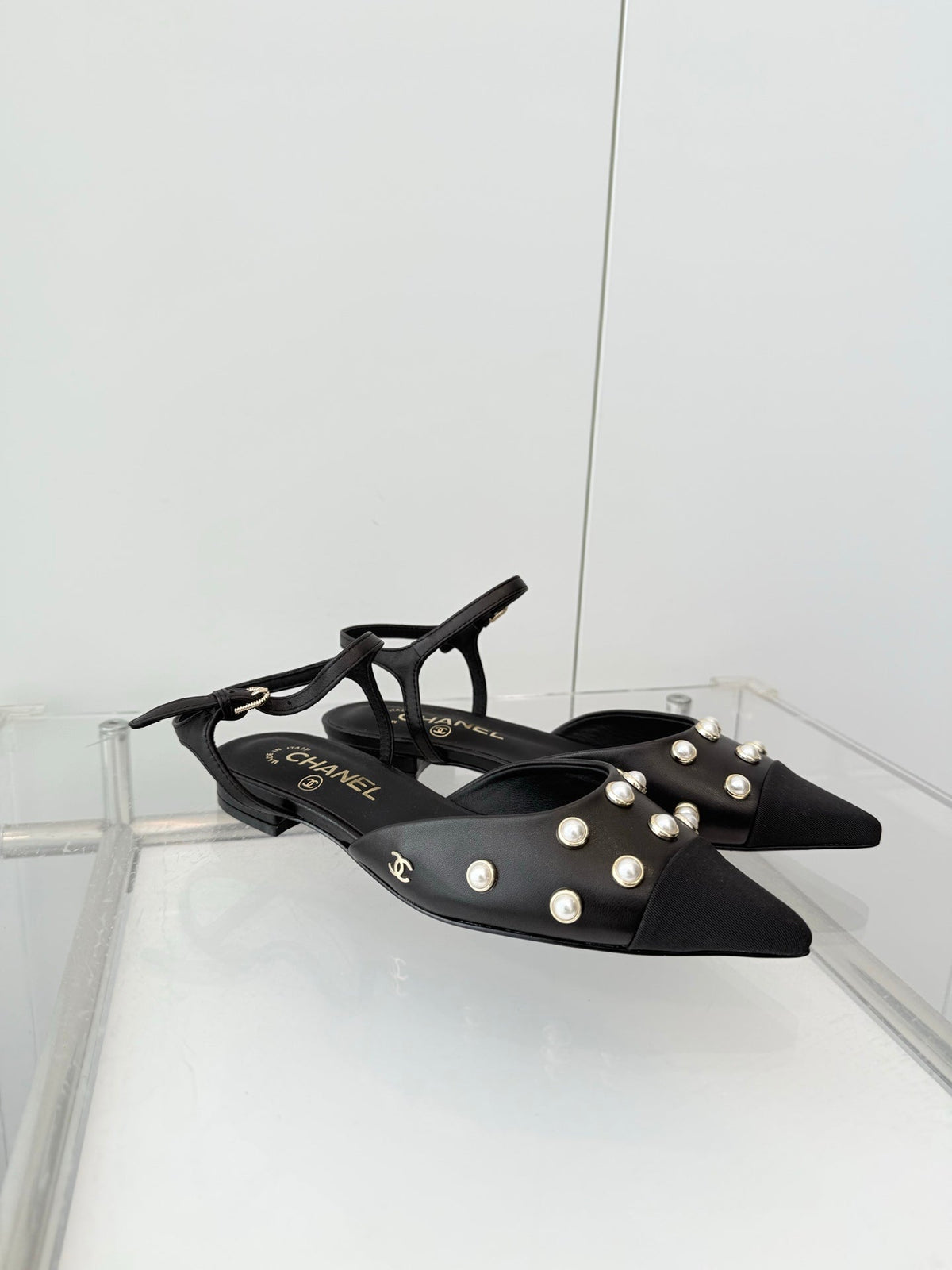 CC 26 Heeled Slingback With Pearl Toe Black in Lambskin 597324