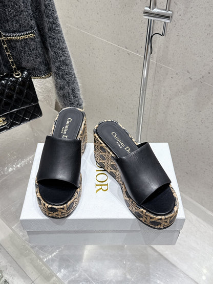 CD Attitude Wedge Sandals Black in Cowhide 598183