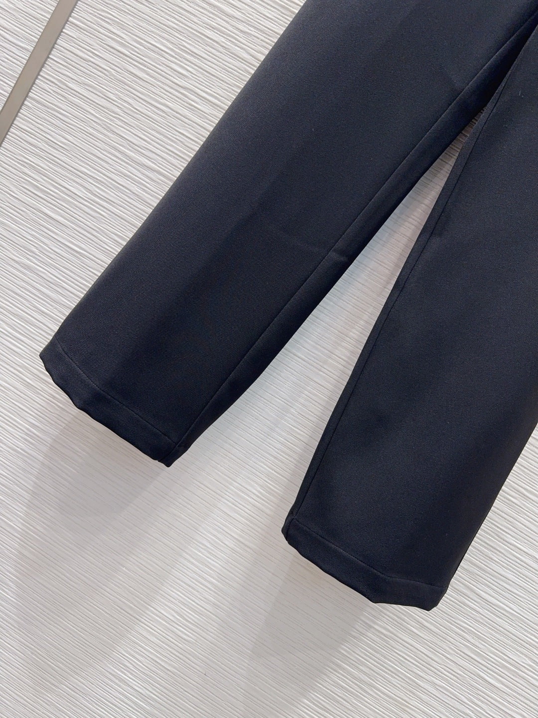 GG Crêpe Elegant Trousers With Double G Button Black Wool 346702