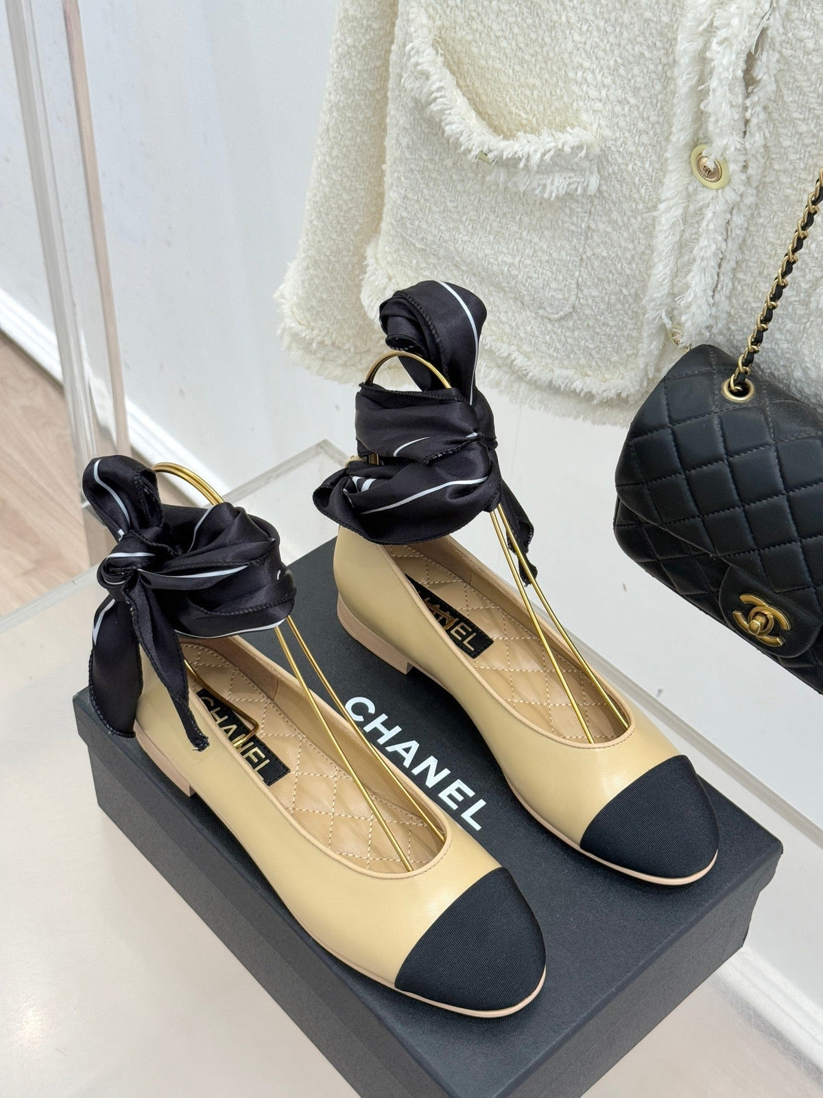 CC 26C Double C Ribbon Flat Shoes Black Beige Cafskin Fabric 557534