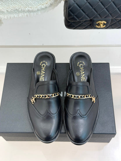 CC 25s Double C Buckle Half-Length Slippers Black Calfskin 557701