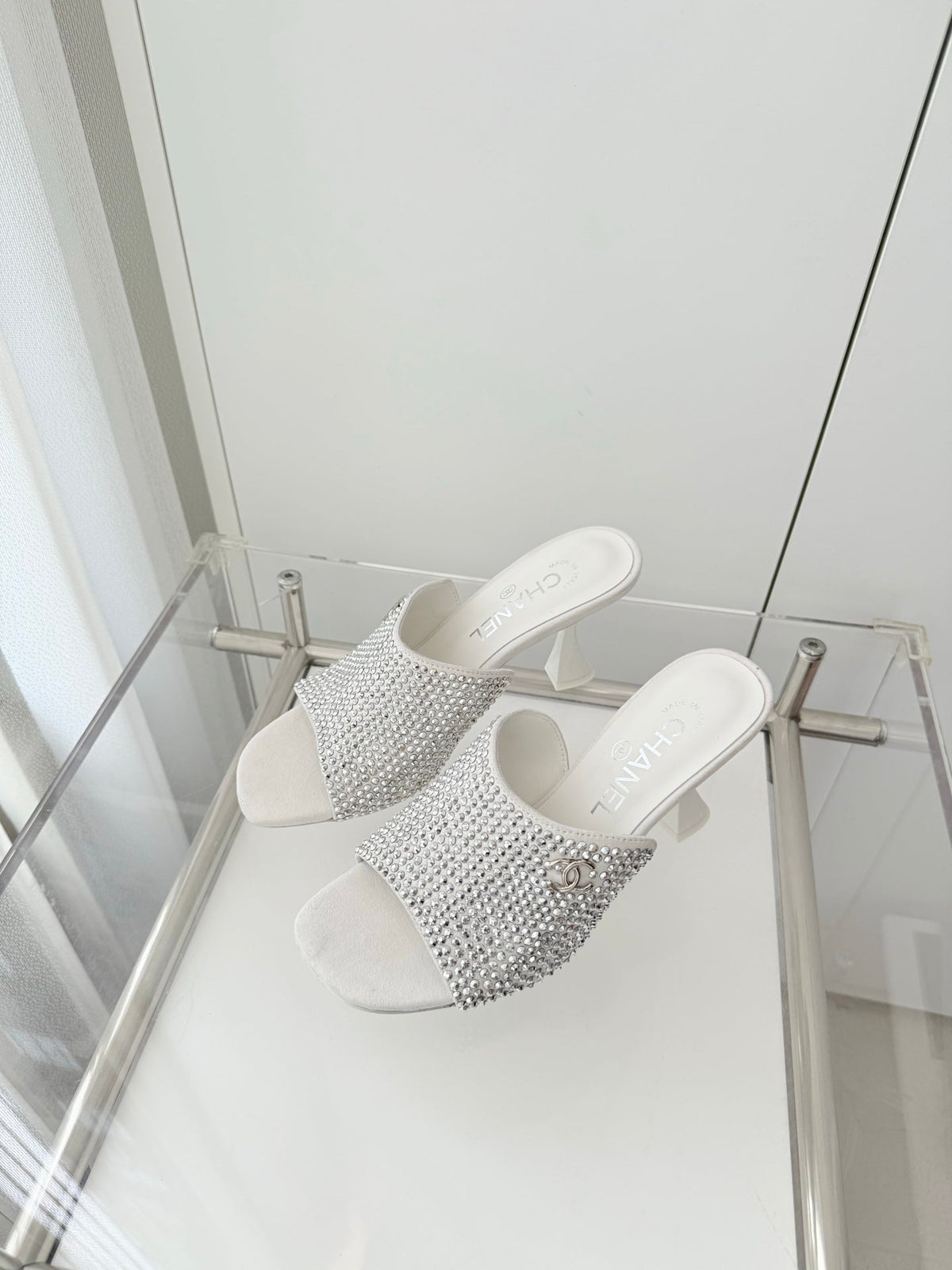 CC 26 Sandal 90 White Rhinstone Deer Hide 597377