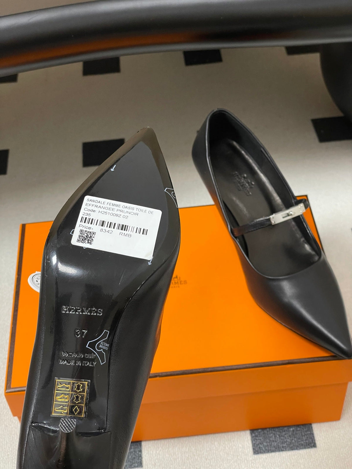 HM 26 Majeste 60 Pump Black in Calfskin 593830