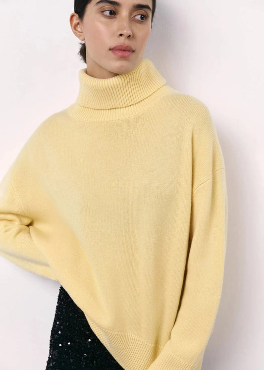 Oversized Turtleneck Sweater In Soft Pink Knit