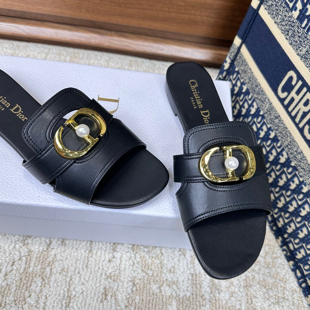 CD Montaigne Sandals Black in Calfskin 598176