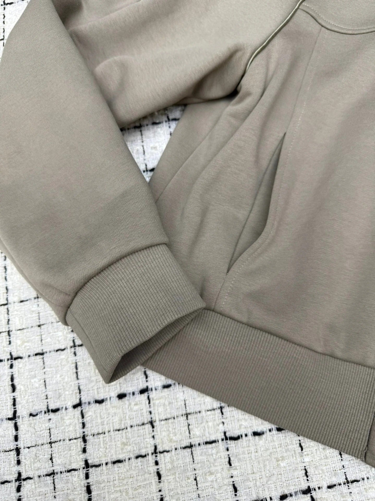 PRADA 25S LOGO JACKET 327
