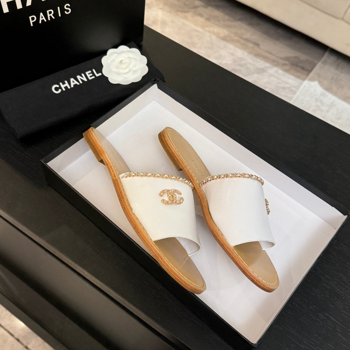 CC 26C Double C Chain Cross White Beige Sheepskin