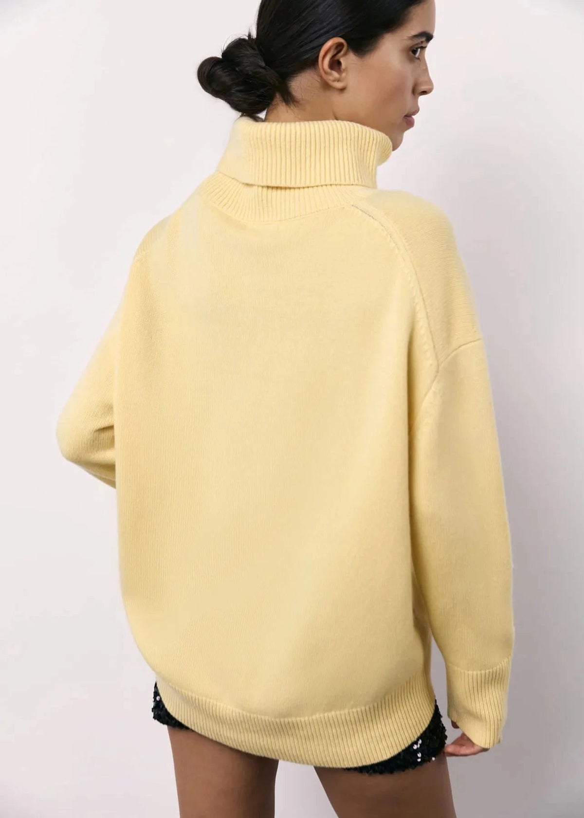 Oversized Turtleneck Sweater In Soft Pink Knit
