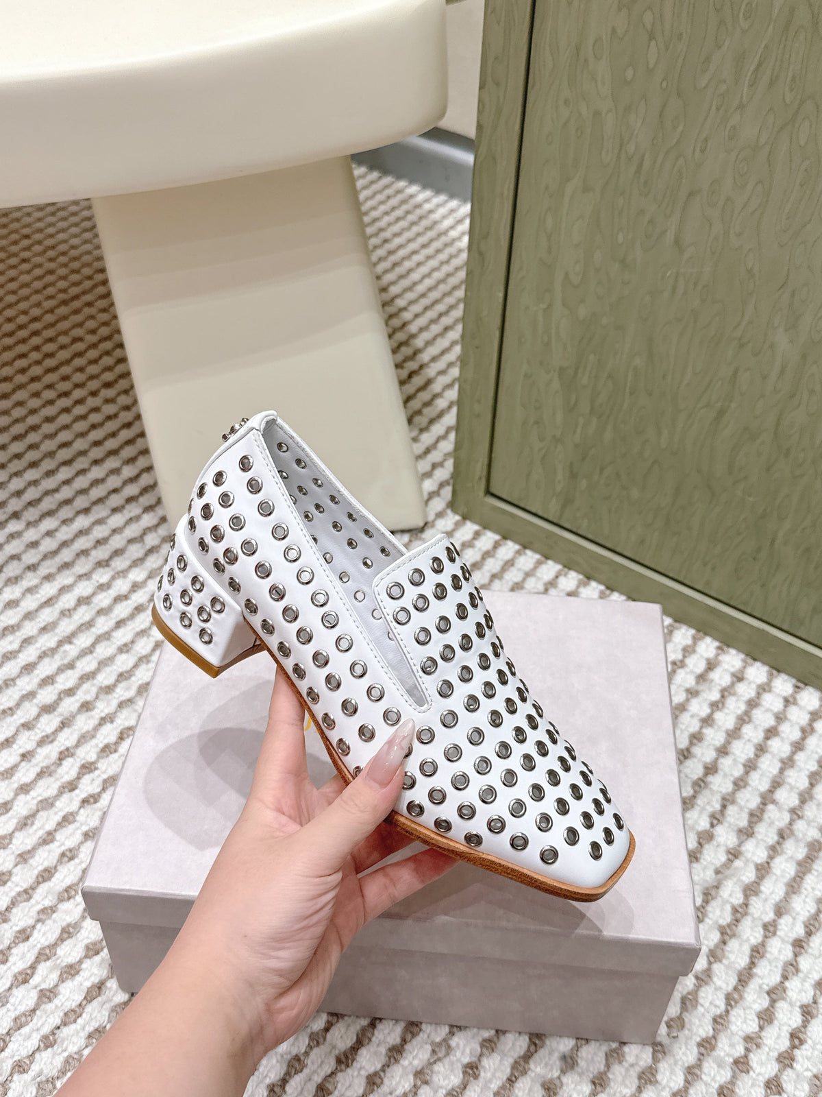 Jimmy Choo Eliot Slippers 45mm Metallic Eyelets White Calfskin 568495