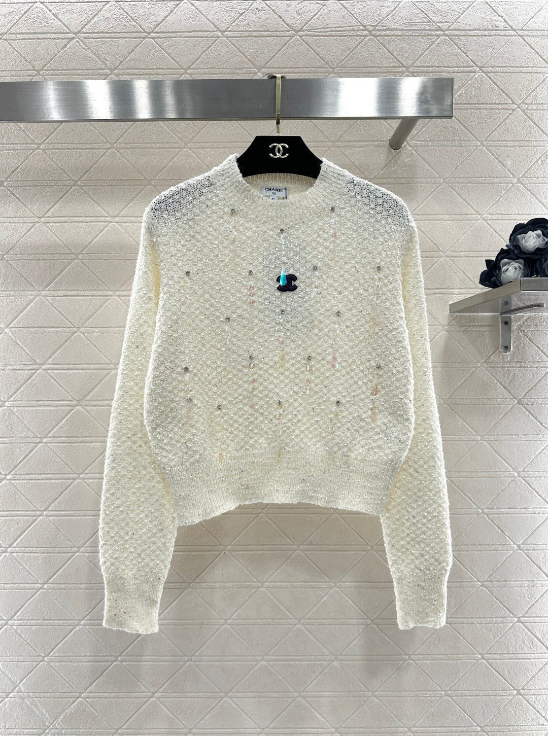 CC 26 Crew Neck Sequined Pullover Sweater Cream Red Wool 331243