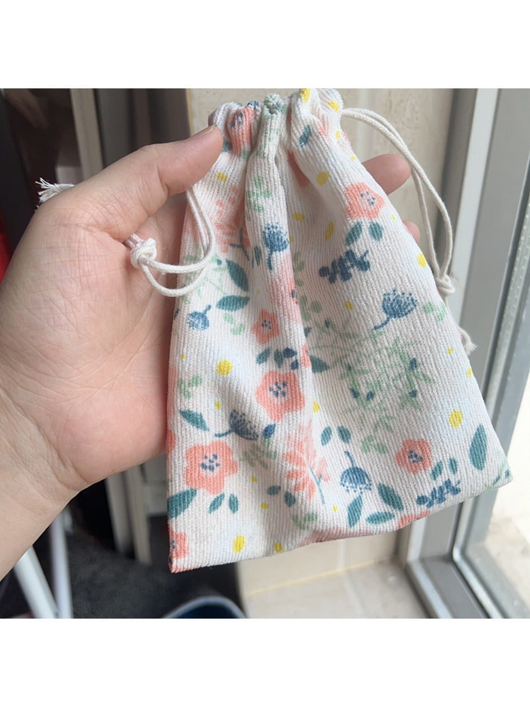 Cosbai - Floral Drawstring Pouch - Mini &amp; Portable