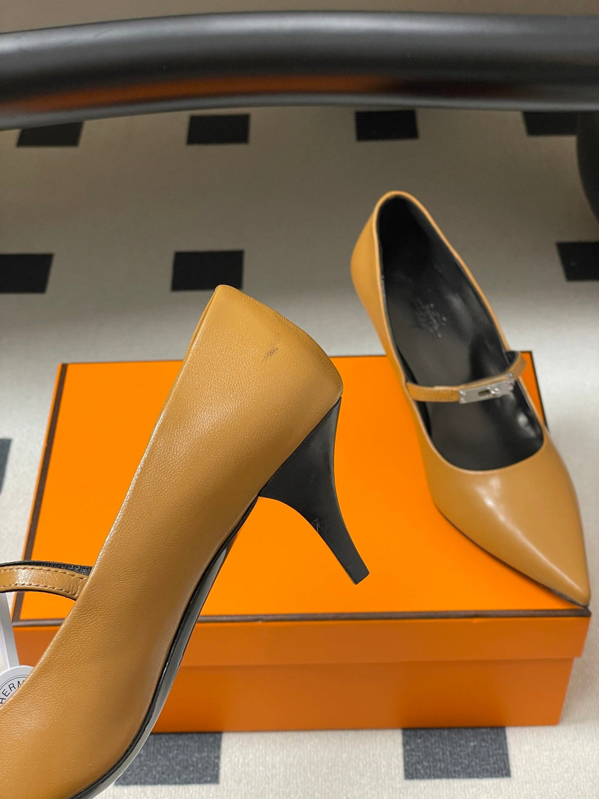 HM 26 Majeste 60 Pump Brown in Calfskin 593828