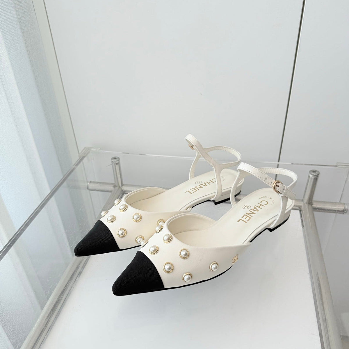 CC 26 Heeled Slingback With Pearl Toe White in Lambskin 597325