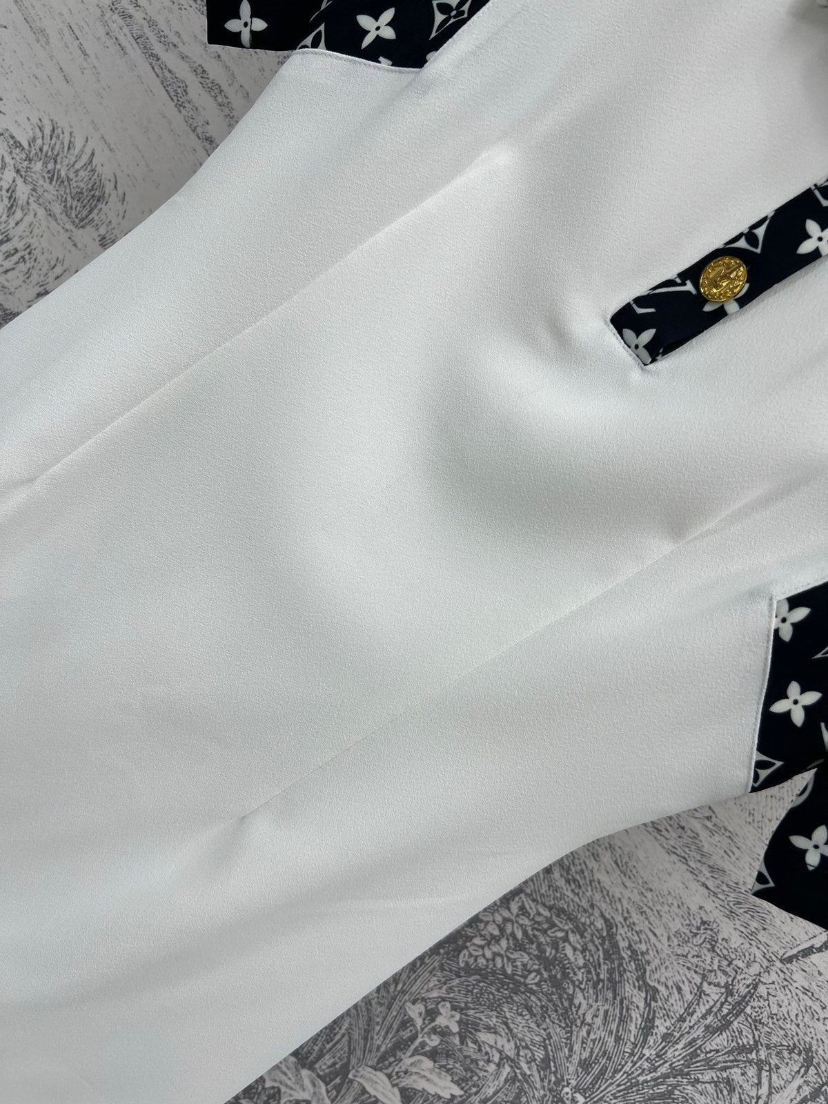 LV Classic L's Money Letter Print White Black Polyester