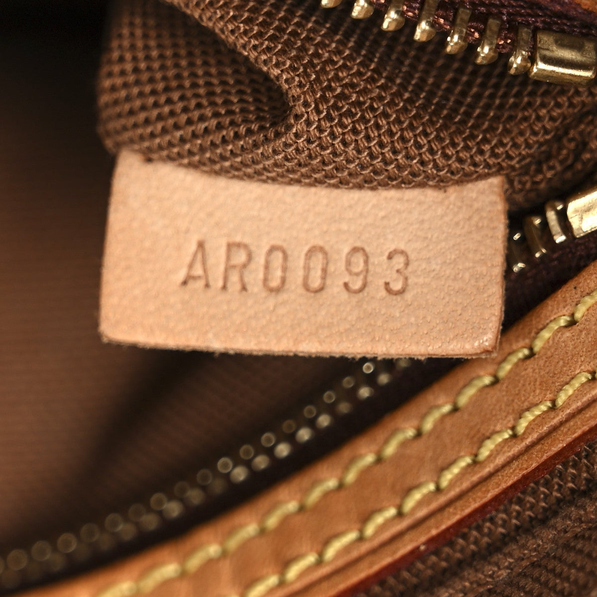 Monogram Trotteur