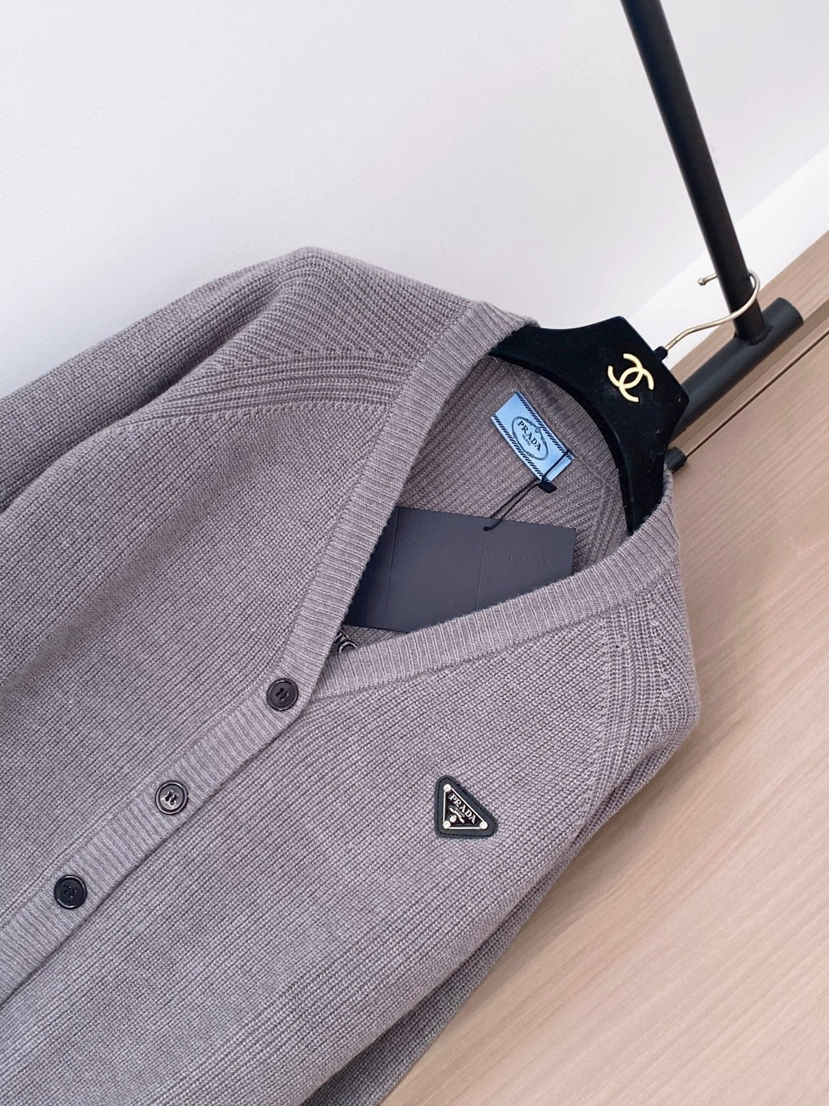 PRADA 25S CARDIGAN 396