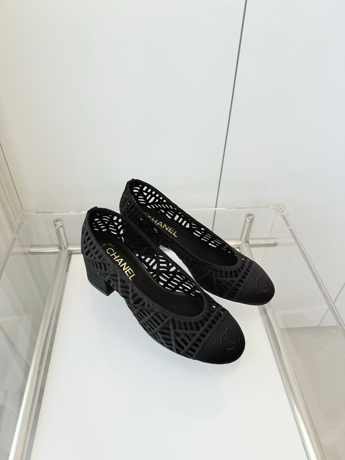 Chanel 26 Ladies 50 Ballet Flats Black in Fabric 597340